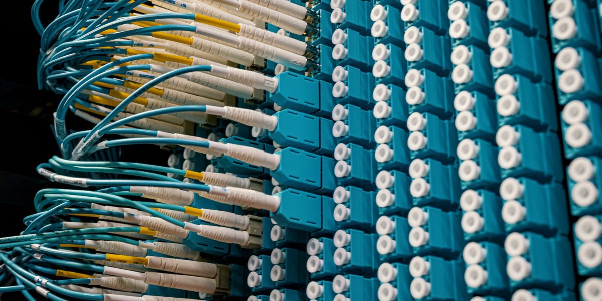 闪连VPN 提速测试中的光纤接口与跳线